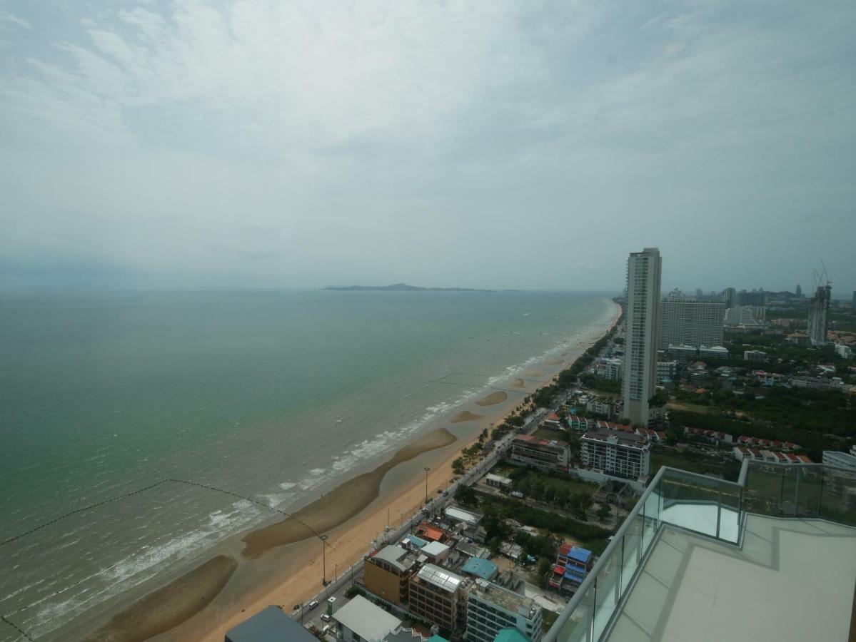 Aeras - The Ultimate Beachfront Experience หาดจอมเทียน